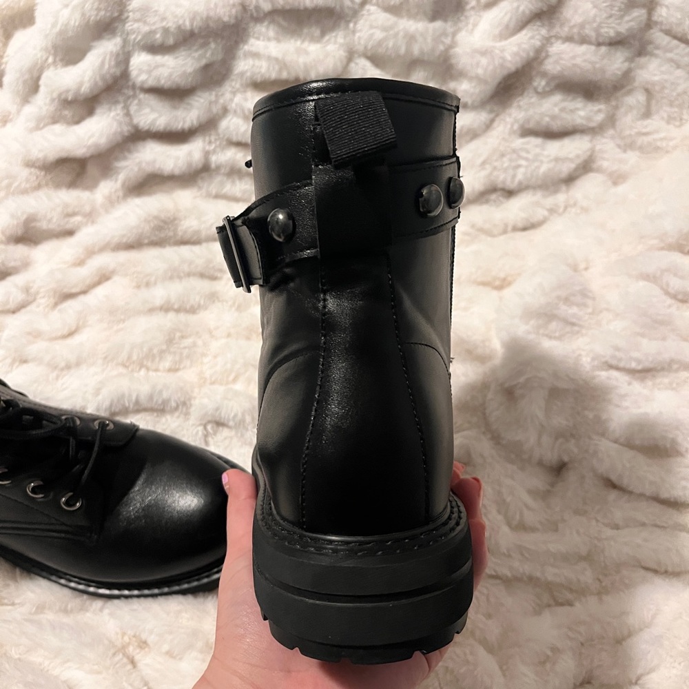 Chunky black boots - Picture 2 of 10